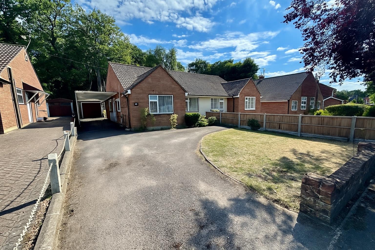 Pierrefondes Avenue, Farnborough